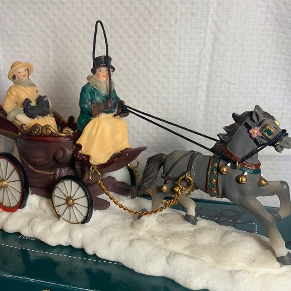 Santa’s Workbench - Carriage 2004 - Picture 1 of 5